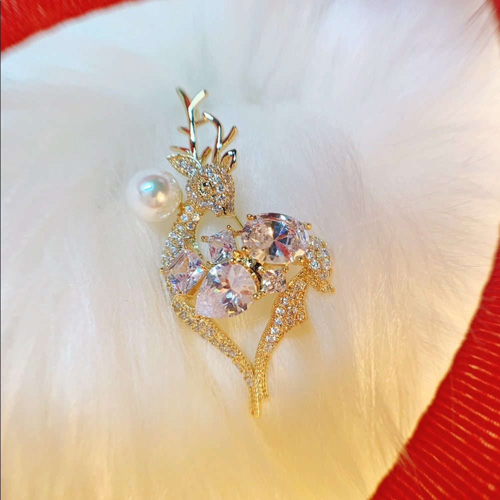 vintage Christmas brooch and pendant